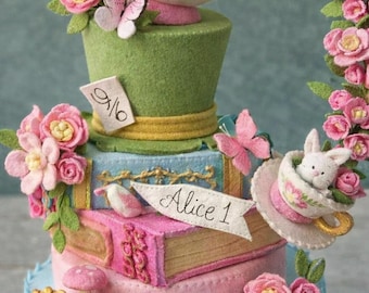 Tarta de pañales con temática de Alicia en el País de las Maravillas