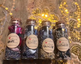 Frascos mágicos para intenciones. Frascos de vidrio de 7,6 cm con hierbas secas y cristales.