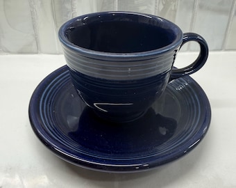 Tazza e piattino Homer Laughlin Fiestaware blu cobalto