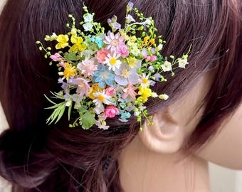 Pinza para el cabello/broche de diseño original hecho a mano con flores naturales preservadas y secas.