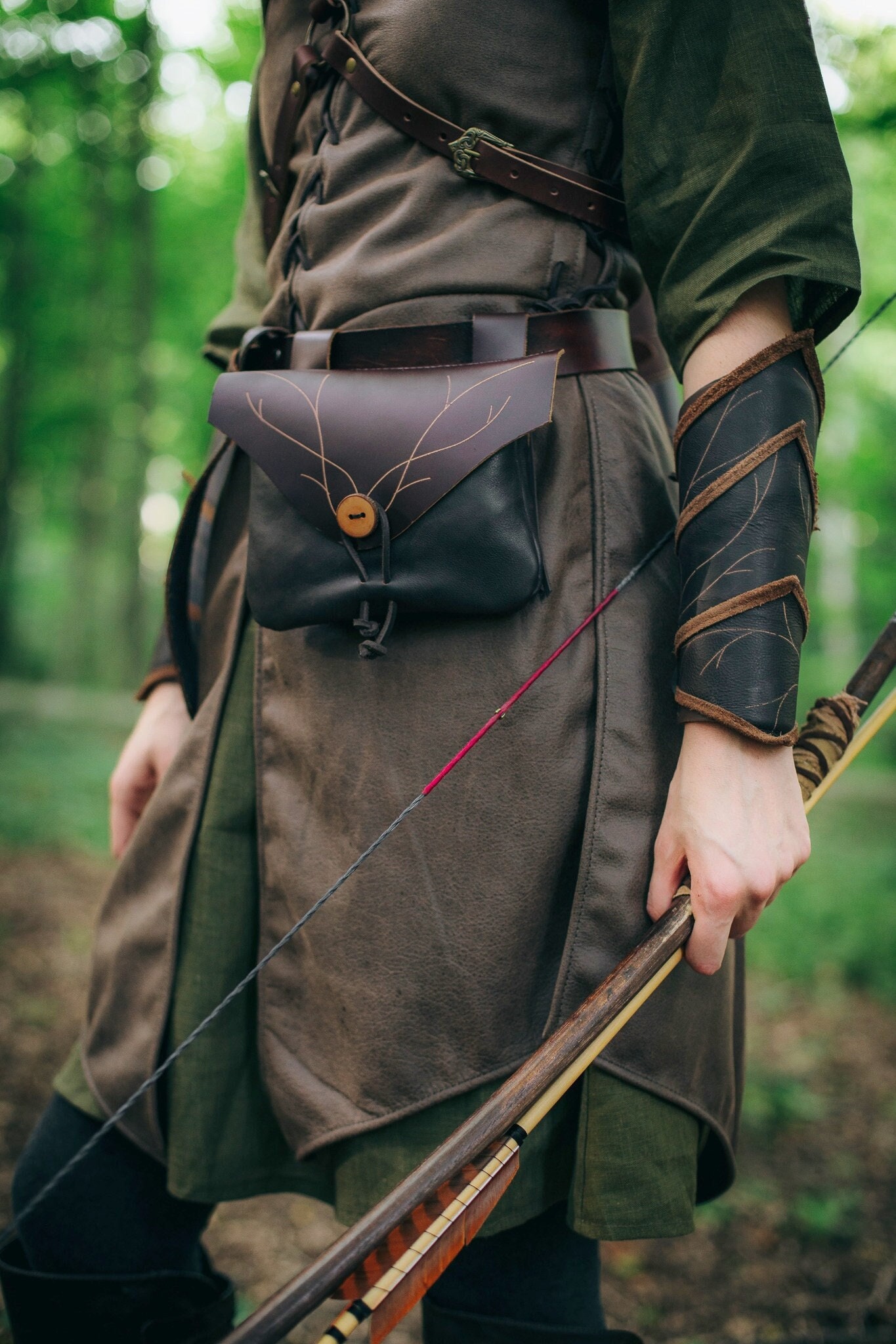 Renaissance Leaf Purse Faux Leather Medieval Belt Pouch Vintage ELF Accessory Elven Medieval Belt Pouch – French Meadows main image 2