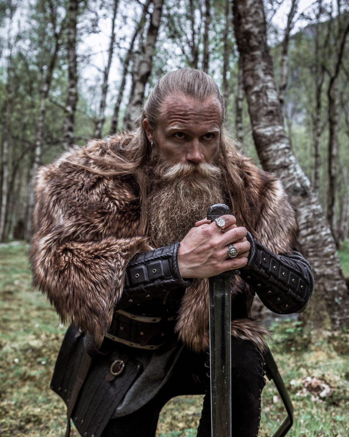 FolkOfTheWood Barbarian Fur Mantle, Viking Shoulder Cape, Medieval Warrior Faux Fur - Choose Size /P/ (AB)
