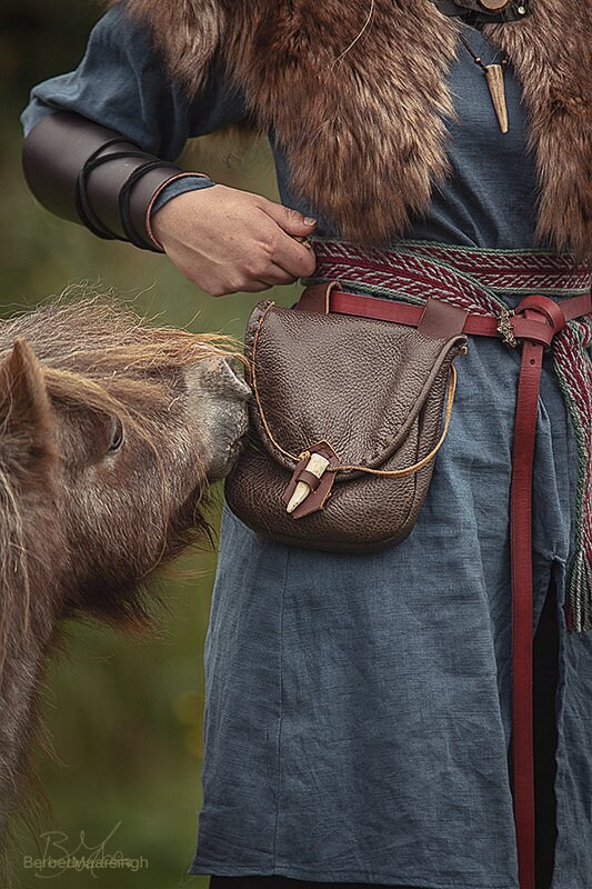 Brown Leather Pouch - HW-701160 - LARP Distribution