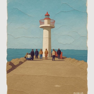 Può includere: Una tazza di ceramica bianca con manico nero e la scritta "But First, Coffee" in grassetto nero. La tazza è appoggiata su una superficie di legno. La tazza è alta circa 10 cm.