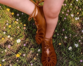 Sandalias tipo mocasín de piel de ciervo hechas a mano para jóvenes / Zapatos descalzos con cordones, suela de piel de vaca