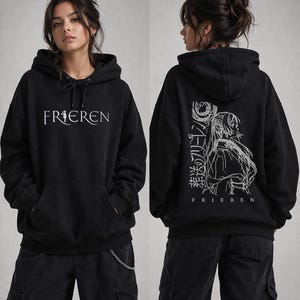 Puede incluir: Un juego de tres tazas de cerámica con un acabado mate moteado. Las tazas son de color crema, gris claro y gris oscuro. Cada taza tiene un diseño simple y minimalista.