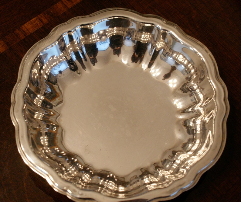 WM Rogers silver plate scalloped edged bowl