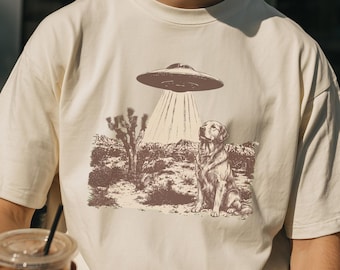 Camiseta de perro OVNI / Camiseta alienígena del Salvaje Oeste / Camiseta vaquera divertida / Meme del desierto vintage / Regalo de broma