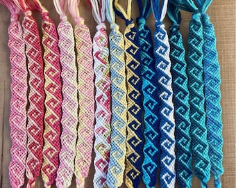 Pulsera de la amistad con diseño de olas griegas, pulsera hecha a mano, accesorio veraniego de estilo preppy.