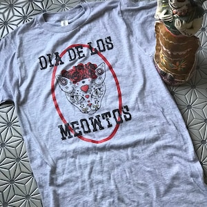 ラストコール！死者の日 MEOWTOS 猫好きの死者の日 ハロウィン グレー T シャツ