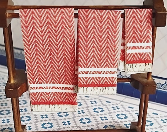 1:12 Dollhouse Miniature Bathroom Towels Kit, Dollhouse DIY, Red Herringbone, Scale One Inch