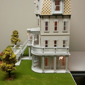 1:24 Wooden Dollhouse KIT, The Phillips' Estate, Half Inch Scale image 3