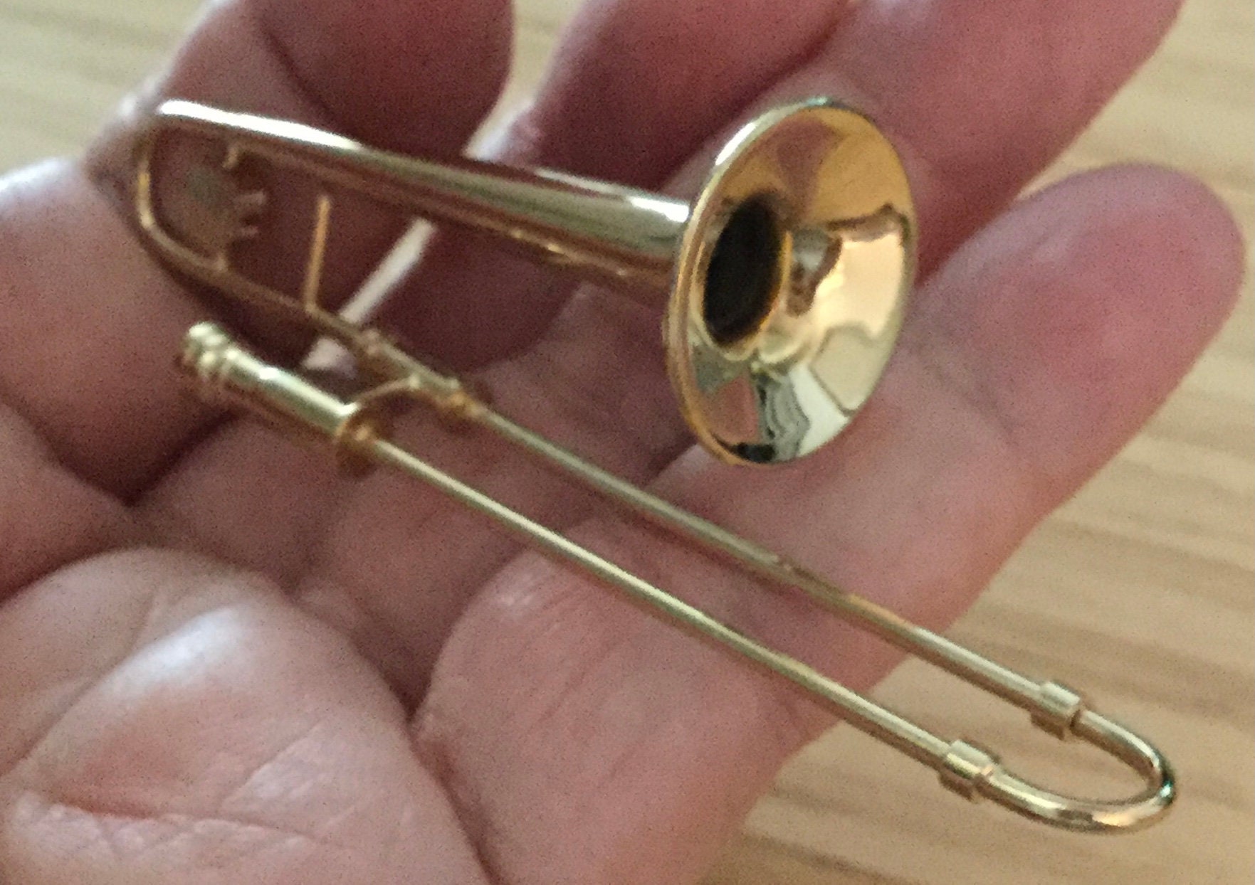 Trombone dans la valise trombone instrument de musique Poupée Dollhouse 1:12 Type 9/157 