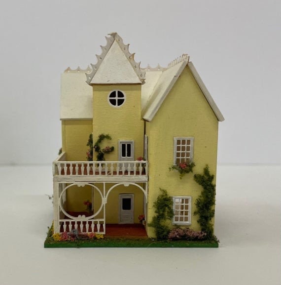 Dollhouse American Victorian Farmhouse Handmade Yellow and -  Portugal