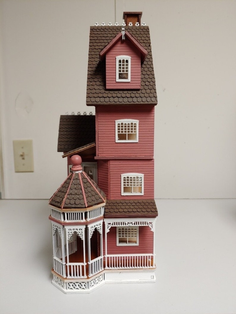 1:48 Ashley Abigail, A Victorian Wooden Dollhouse KIT, Quarter Scale image 4