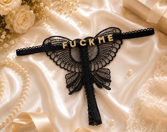 Braguita de encaje con nombre personalizado y letras de cristal, tanga de encaje con forma de mariposa, ropa interior femenina personalizada, regalo romántico.