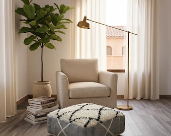 Puf marroquí Beni Ourain / Cojín de suelo de lana hecho a mano / Estampado de rombos negros en blanco marfil / Puf bereber de pelo largo / Decoración bohemia para salón