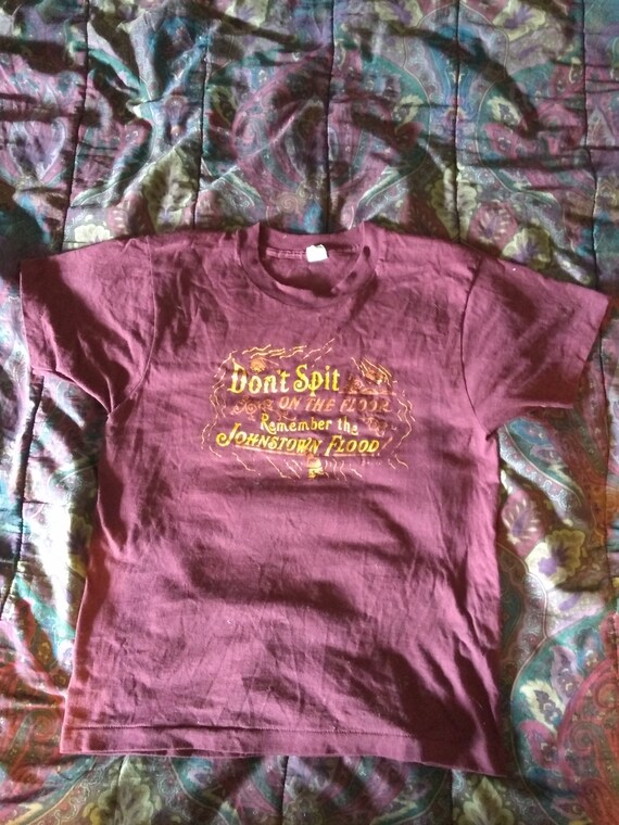 Funny Retro Tee Shirt T Large Screen Stars Thin 70s 80s Spit Flood Maroon Poly Cotton Soft