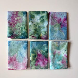 Ice Dye Garden Party Tuch Cocktail Servietten 6er Set - Handgefärbte 100% Baumwolle Grün Rosa Blau 12 ”x 12 ”- Tie Dye Tischwäsche Textilien