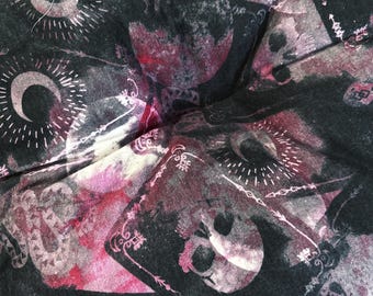 Hojas de cuna de cartas de tarot descoloridas