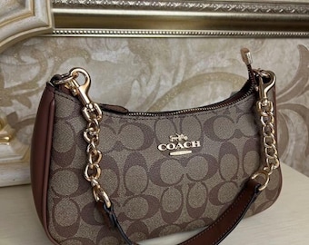 Heritage Structured Tote in Midnight Pebble with Sculpted Handle & Crimson Lining