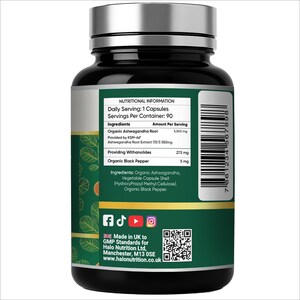 Peut inclure: Une bouteille de suppl&eacute;ment noire avec un bouchon argent&eacute;. L'&eacute;tiquette affiche des informations nutritionnelles, notamment des ingr&eacute;dients comme la racine d'Ashwagandha biologique et le poivre noir biologique. La bouteille comprend &eacute;galement un code QR et des ic&ocirc;nes de m&eacute;dias sociaux.