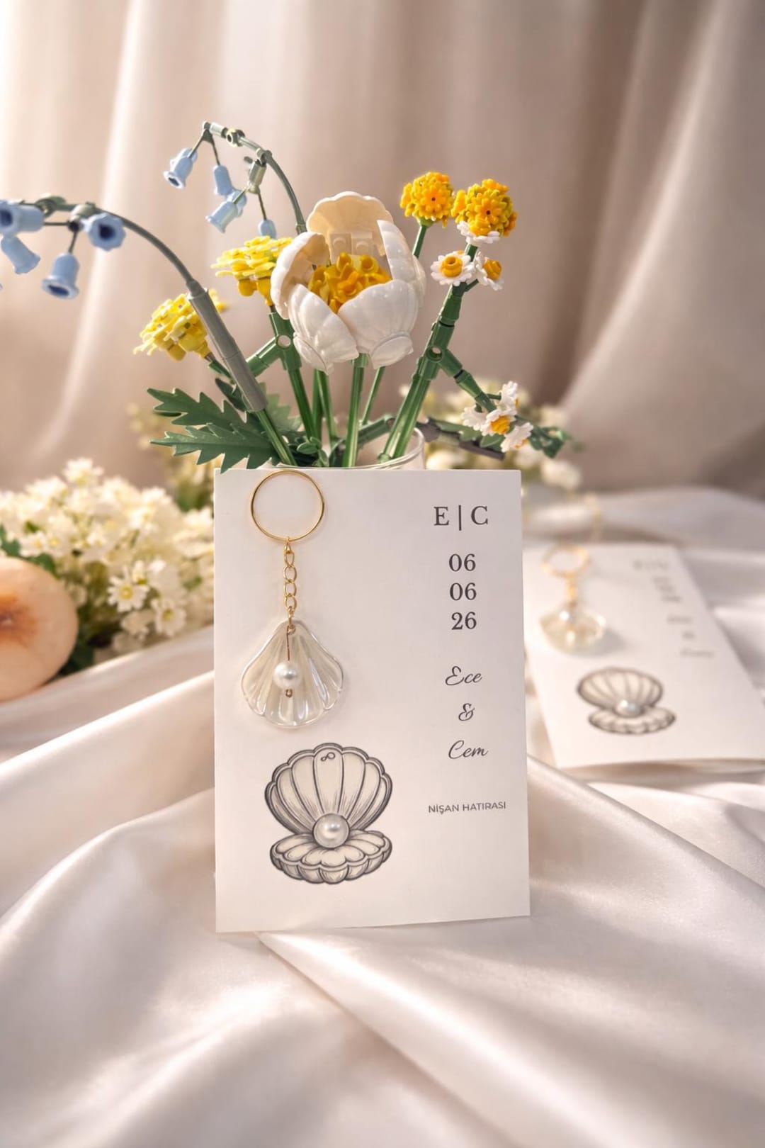 Personalized Seashell Pearl Keychain With the Card, Wedding Keepsake ...