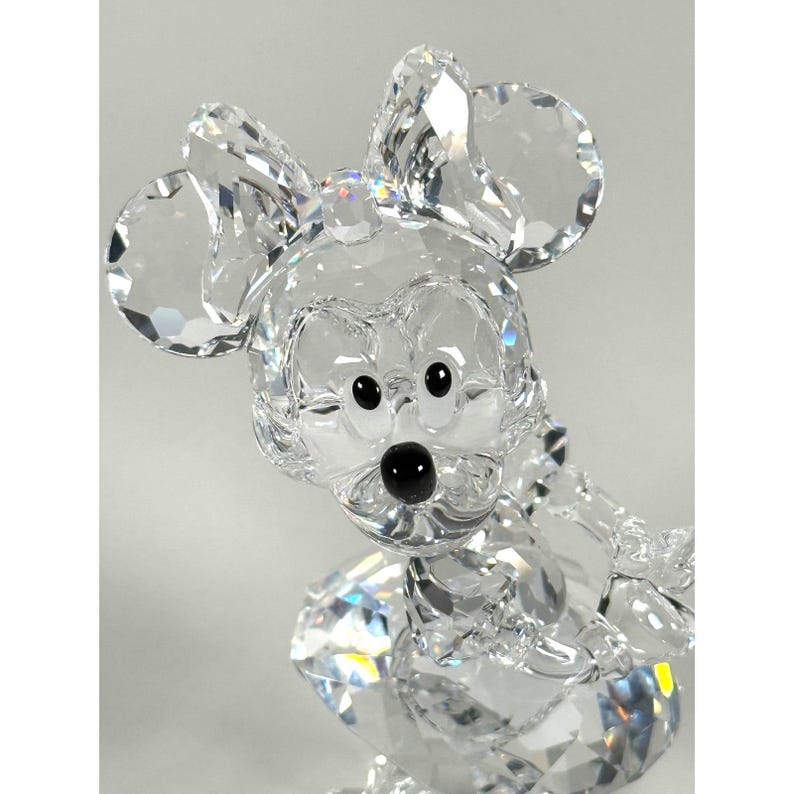 Figura de cristal descatalogada de Minnie Mouse de Swarovski Disney Showcase, número 687436, en caja original y con certificado de autenticidad. imagen 5