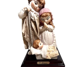 Figura de la Sagrada Familia de Giuseppe Armani, firmada y con la marca de la marca, 1982, Florencia, Italia.