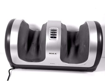 Masajeador de pies y pantorrillas Shiatsu Brookstone MAX, color plata, modelo Ottoman-Max-100, 120 V CA, 35 W.