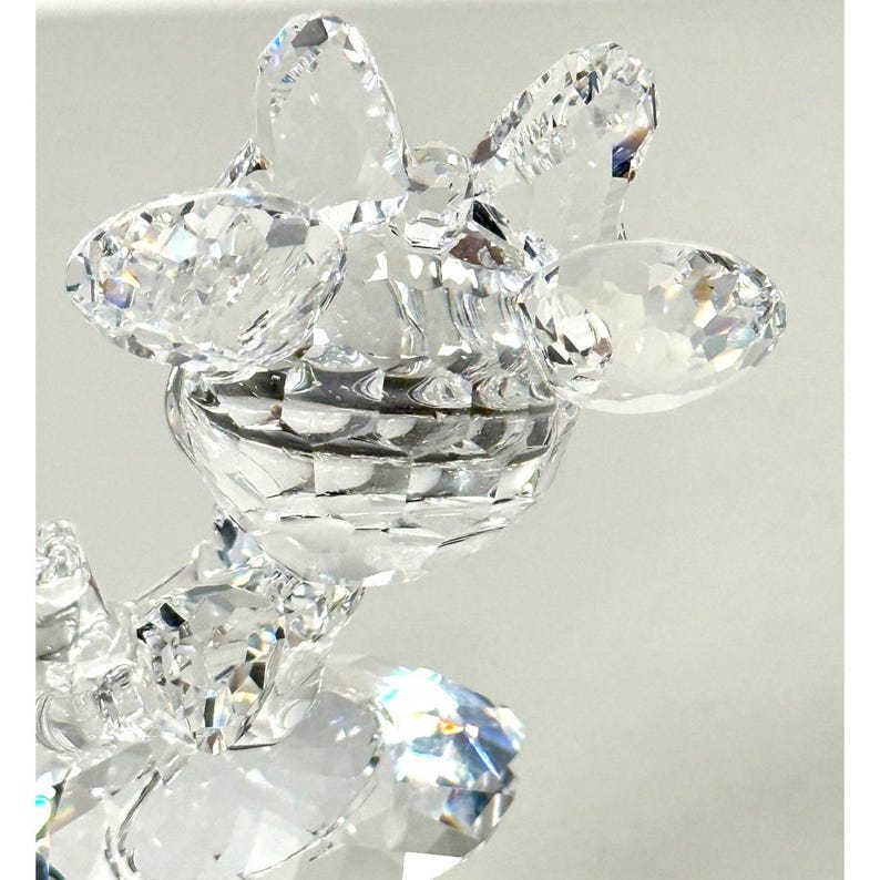 Figura de cristal descatalogada de Minnie Mouse de Swarovski Disney Showcase, número 687436, en caja original y con certificado de autenticidad. imagen 9