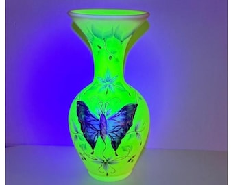 Vaso Fenton in uranio birmano a forma di farfalla, dipinto a mano, edizione limitata 783/2500