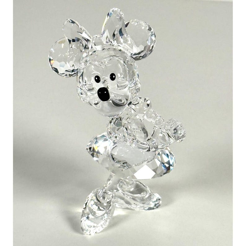 Figura de cristal descatalogada de Minnie Mouse de Swarovski Disney Showcase, número 687436, en caja original y con certificado de autenticidad. imagen 4