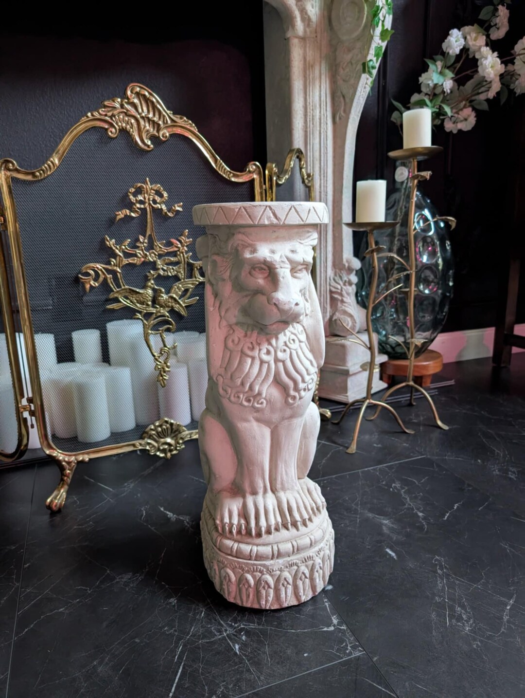 Gargoyle Display Antique Winged Lion Gargoyle Pedestal: Gothic Display Stand - Etsy