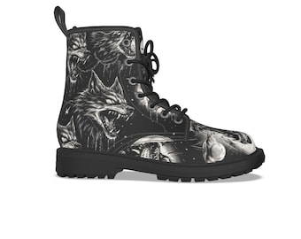 Botas con cordones estilo grunge oscuro y gótico con calavera de lobo de combate, botas punk con cordones y estilo urbano vanguardista.