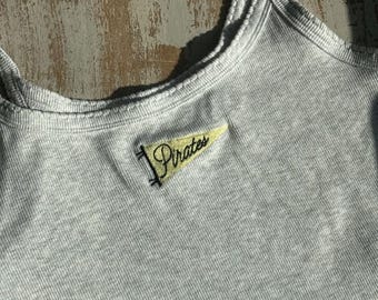 Pittsburgh Pirates Embroidered Pennant Tank Top – Vintage Baseball Apparel