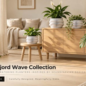 Fjord Wave Selbstbewässernder Pflanzkübel | Skandinavischer 3D-Blumentopf mit Rippenmuster