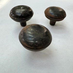 Antiker schwarz lackierter Metalltürknauf - vintage geborgener Türknauf - Antiker Knopf - Baubeschläge - Türknauf antiker Türgriff
