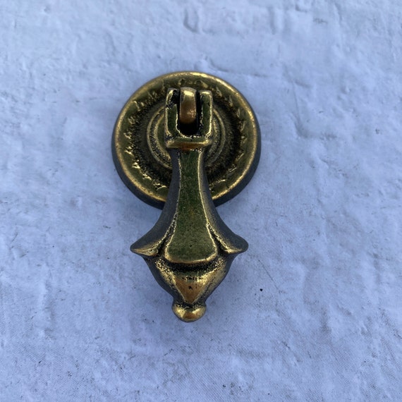 Vintage brass drawer pull -  with keyhole -door pull - antique drawer pull - Made In NZ brass drawer handle - brass