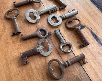 Lot of 10 skeleton keys - Antique Skeleton key - vintage skeleton key - vintage old key charm - little old key – steampunk key rustic key