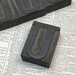 Tipografía de madera Letra U - 2&quot; de altura - Bloque de impresión de tipografía de madera antigua - número de madera