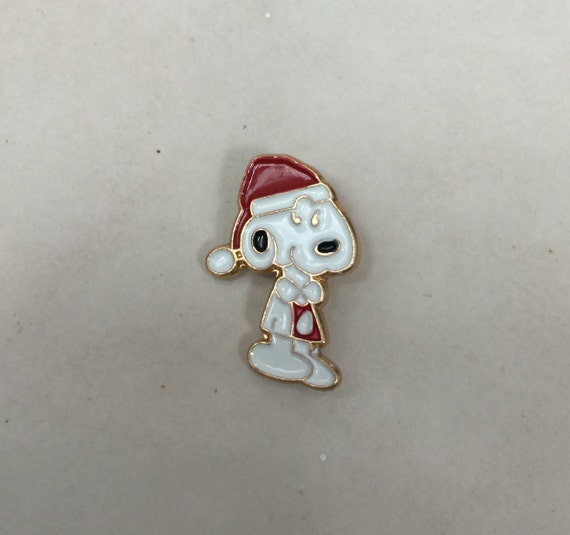 Snoopy charm button - Vintage charms - Enamel shank button - metal Snoopy Dog charm