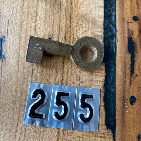 Brass Antique Skeleton key - vintage skeleton key - vintage  barrel key charm - little old key – steampunk key rustic skeleton key