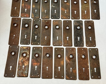 Vintage door plate - ONE Rusty keyhole - escutcheon plate - doorbell- door knob -  metal