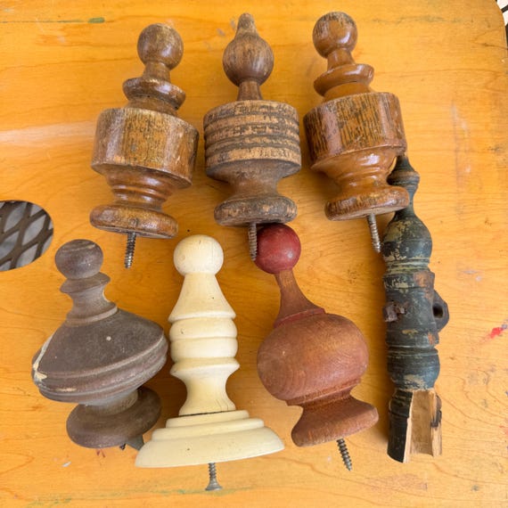 Lot of Wooden Finials - lot 7 - furniture finials