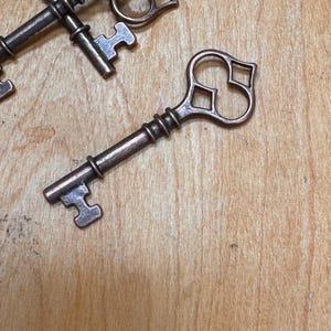 Ornate brass Skeleton key - vintage look skeleton key charm - antique brass key charm - wedding keys - key jewelry charms