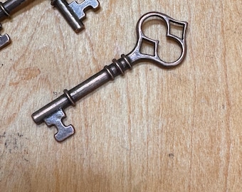 Antiqued Bronze Skeleton Key Pendants, Ornate Key, Antique Key
