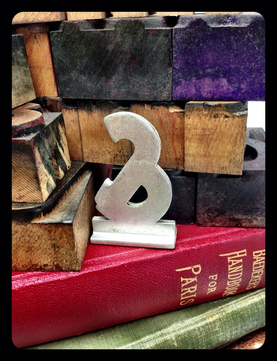 Vintage small aluminum ampersand  – salvaged aluminum address letter – old metal letter – house letter – sign letter – silver metal letter