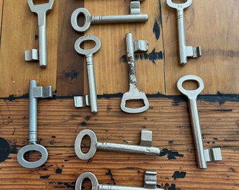 Lot of 10 skeleton keys - Antique Skeleton key - vintage skeleton key - vintage old key charm - little old key – steampunk key rustic key
