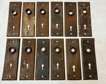 Vintage door plate - ONE Rusty keyhole - escutcheon plate - doorbell- door knob -  metal